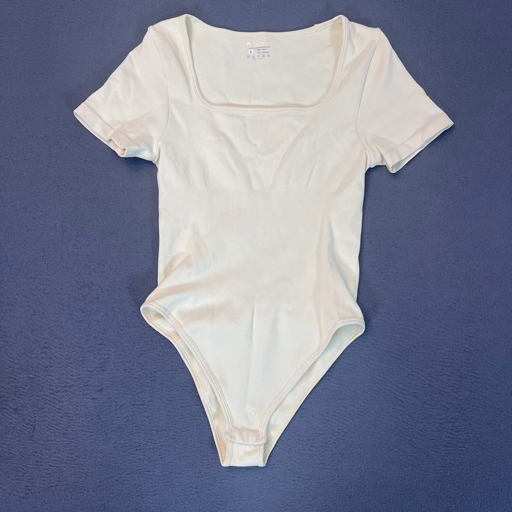 OQQ Womens Ribbed Short Sleeve Square Neck Bodysuit Cream Off White Small Lounge
